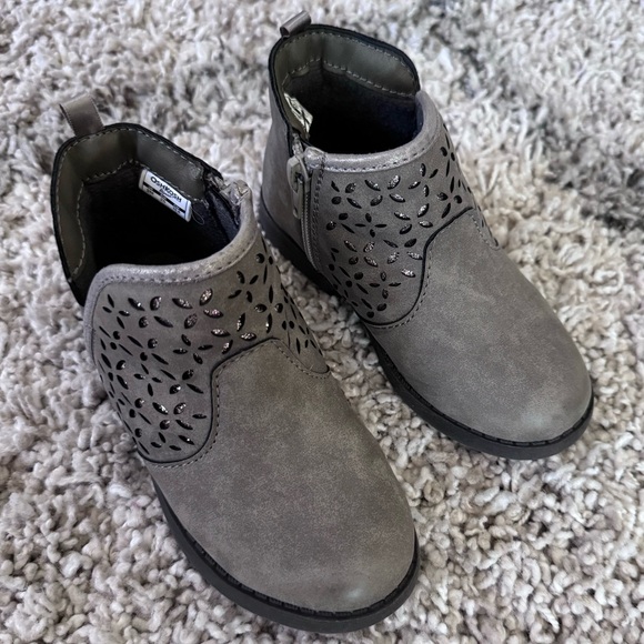 Osh Kosh toddler girl booties gray size 9 - Picture 2 of 7